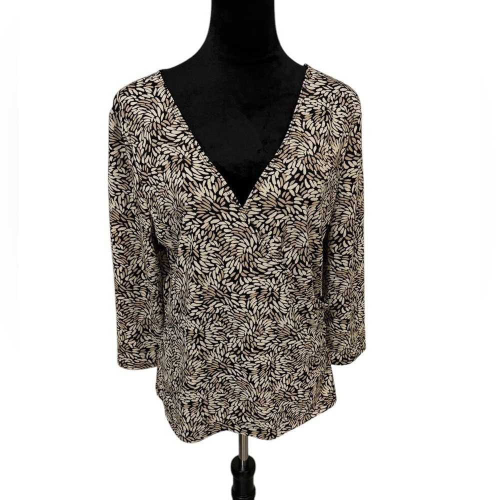New York & Co Womens Large Deep V-neck Pattern Print Top Blouse Shirt 3/4 Sleeve